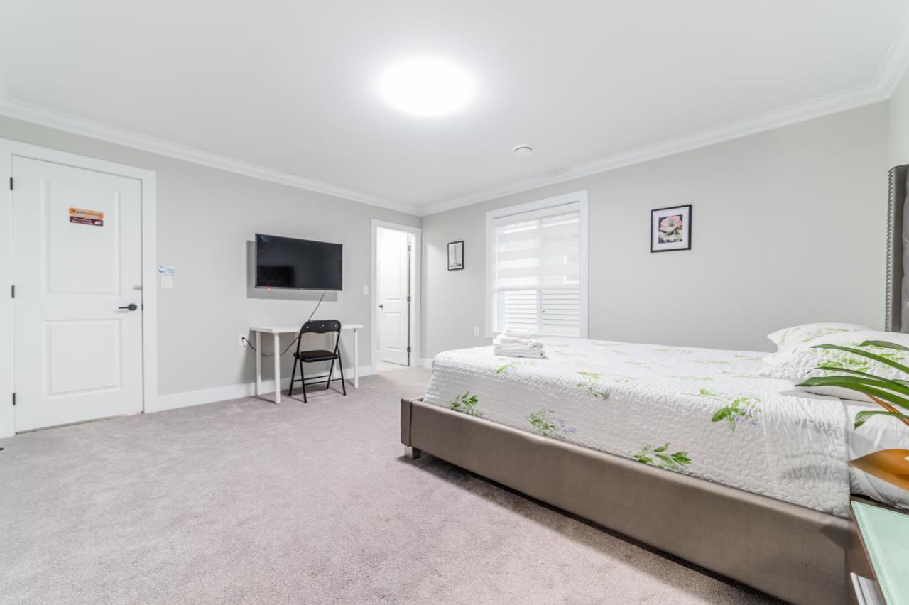 Aaron'S Sweet Home Surrey Ngoại thất bức ảnh