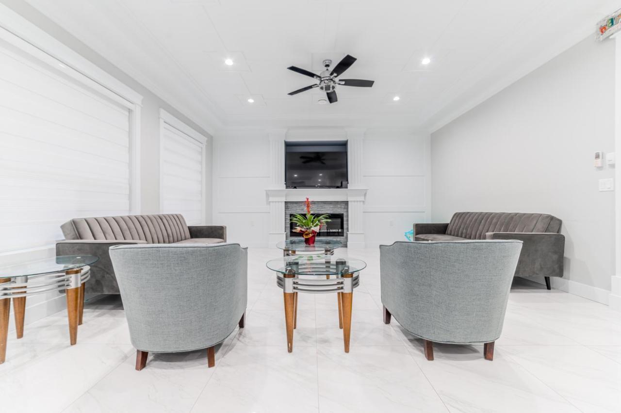 Aaron'S Sweet Home Surrey Ngoại thất bức ảnh