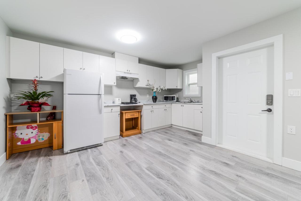 Aaron'S Sweet Home Surrey Ngoại thất bức ảnh