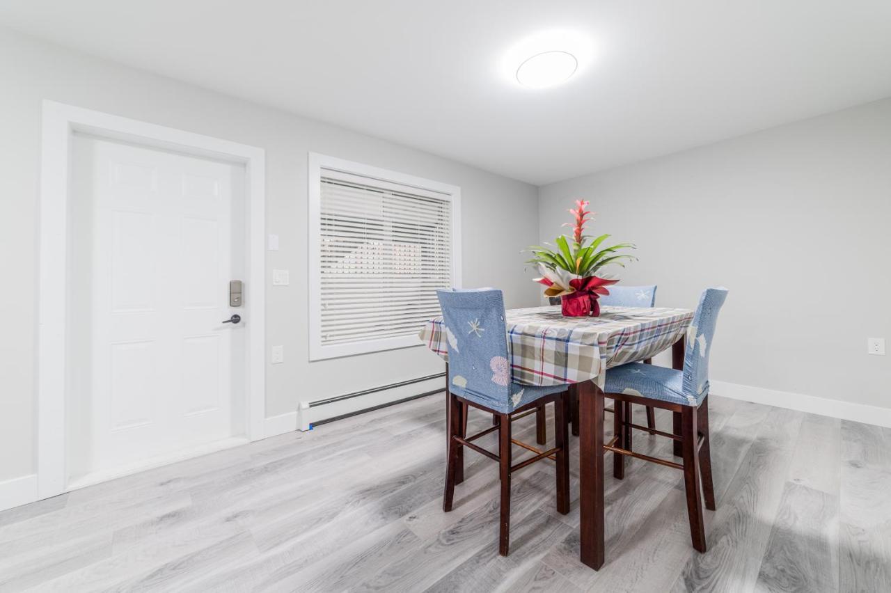 Aaron'S Sweet Home Surrey Ngoại thất bức ảnh