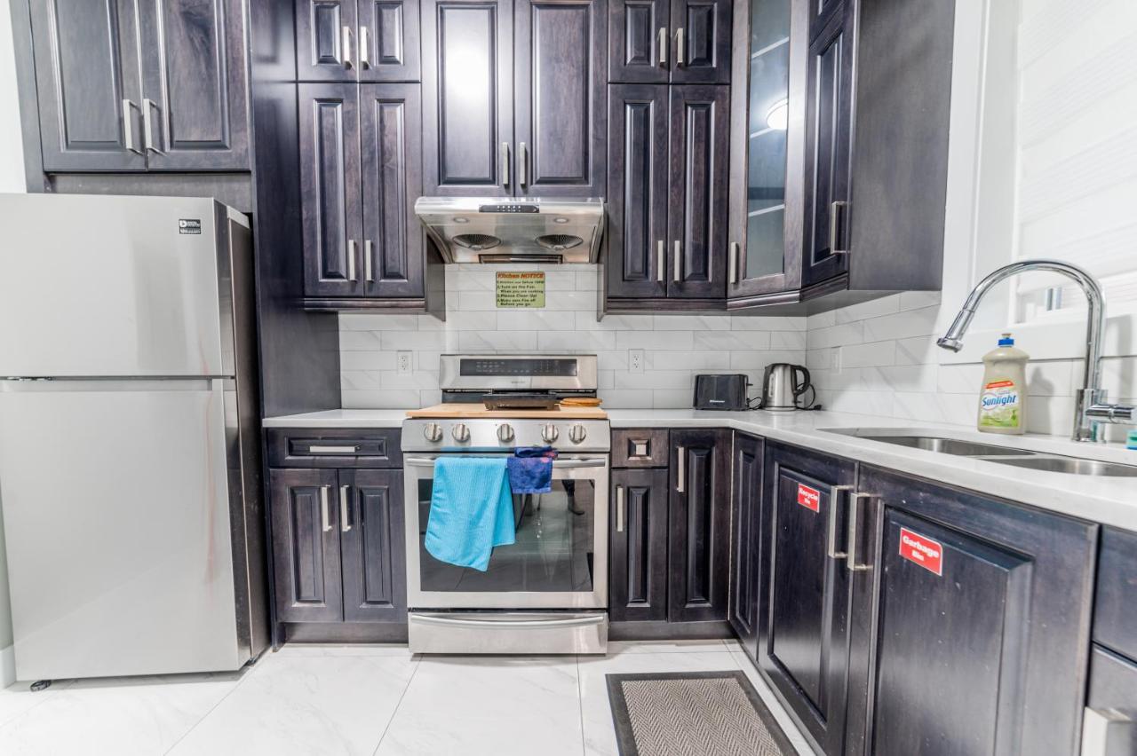 Aaron'S Sweet Home Surrey Ngoại thất bức ảnh