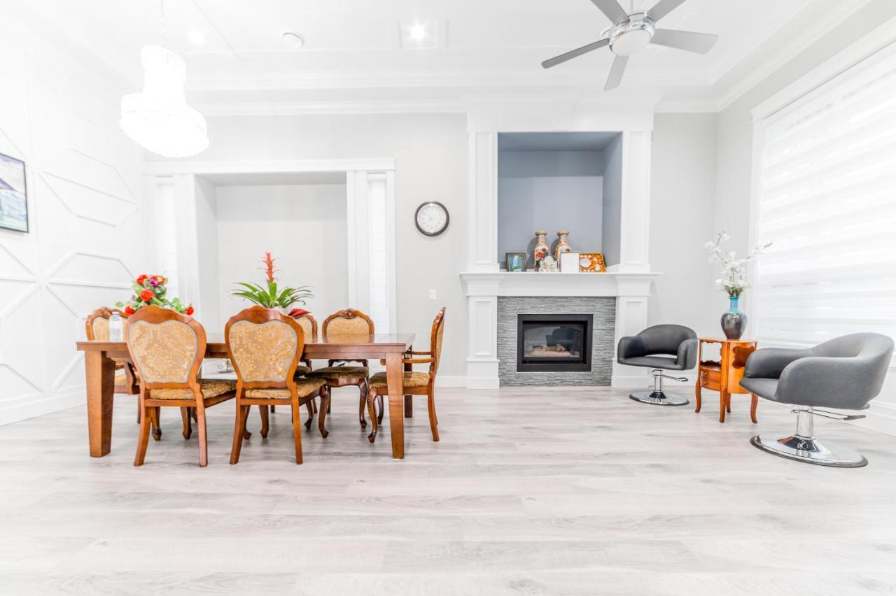 Aaron'S Sweet Home Surrey Ngoại thất bức ảnh